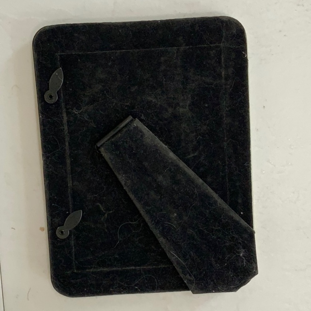 4 Picture frames - Picture 6 of 8